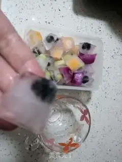 Make Colored fruit ice step 4