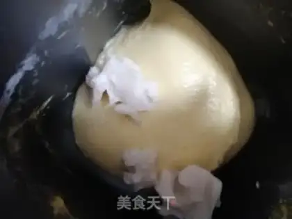 Make Chinese pumpkin bread step 4