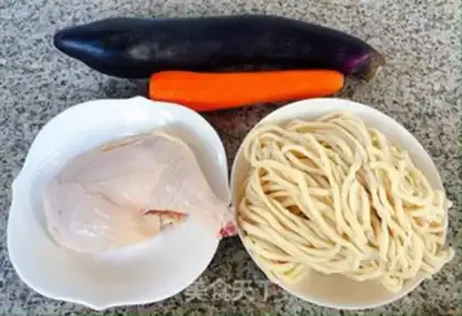 Make Chicken leg eggplant noodles step 0