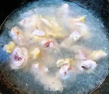 Make Chicken leg eggplant noodles step 2