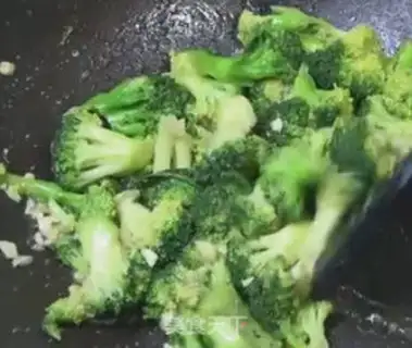 Make Fried broccoli step 4