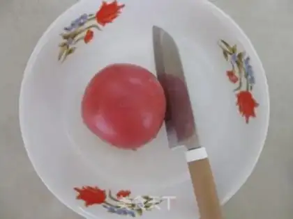 Make A simple plate of tomatoes step 4