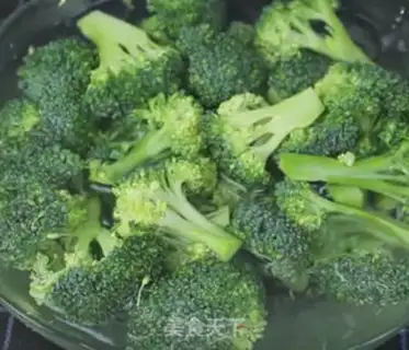 Make ♪ Burn the broccoli ♪ step 0