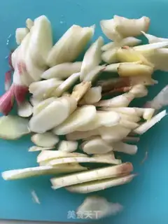 Make Pig-foot ginger step 1