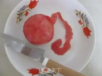 Make A simple plate of tomatoes step 5