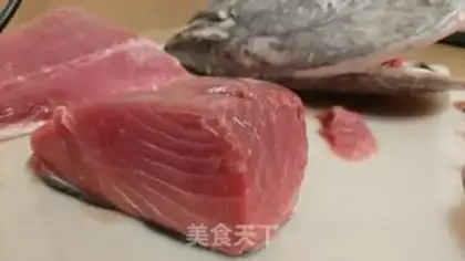 Make Blue flag tuna sushi step 1