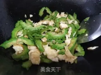 Make Scrambled eggs step 2