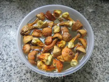 Make Qi-soon, hen soup step 1