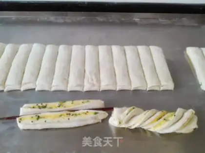 Make A pickle sesame onion roll step 4