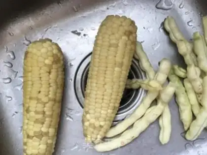 Make Roast beans and corn step 1