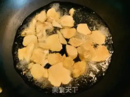Make Pyramid mushrooms burning shrimp step 1