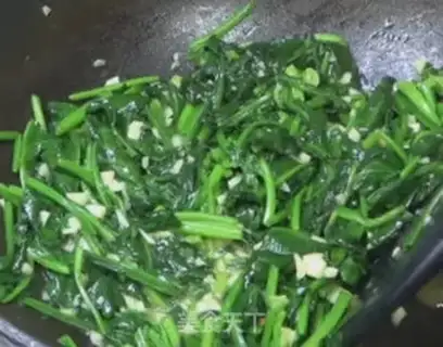 Make Garlic spinach step 3