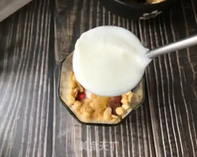 Make Sour cream oatmeal step 7