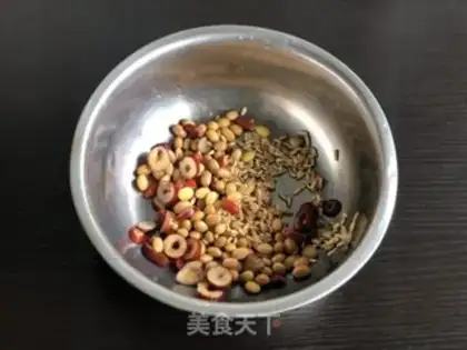 Make Red dates, soybeans step 0