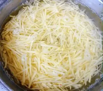 Make Spicy potatoes step 1