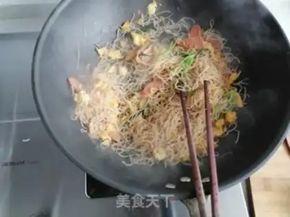 Make Three pieces of rice powder step 5