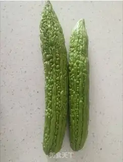 Make Onion fried bitter melon step 0
