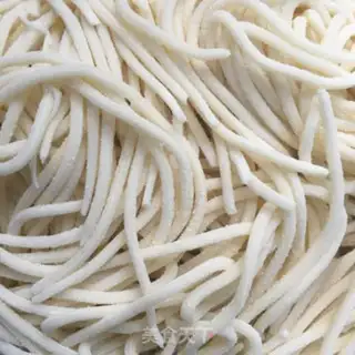 Make cucumber silk noodles step 1