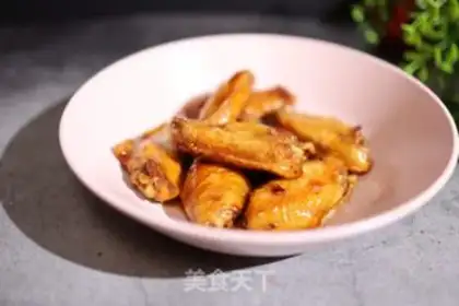 Make A beer with chicken wings step 0