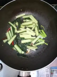 Make cucumber fried abalone step 5