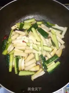 Make cucumber fried abalone step 7