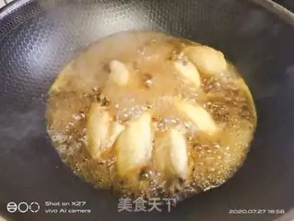 Make A beer with chicken wings step 3
