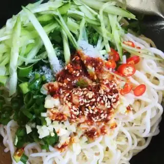 Make cucumber silk noodles step 9