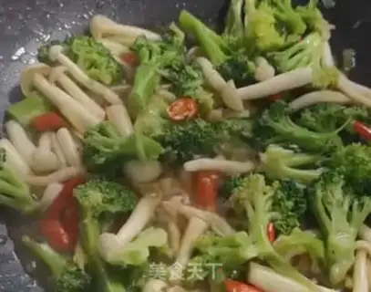 Make The broccoli with the white mushrooms step 4
