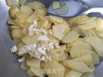 Make Roast potatoes, fried sausage step 3