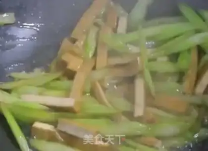 Make Celery fried dry step 5