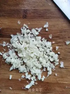 Make Garlic cabbage step 1