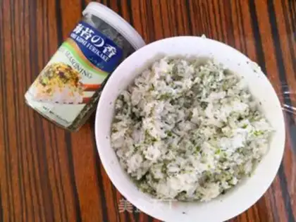 Make Crab Willow butter sushi step 0