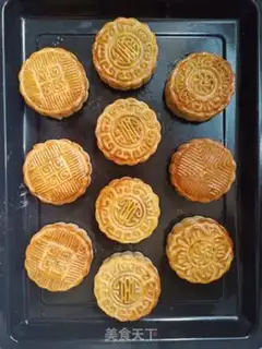 Make The egg yolk mooncake step 10