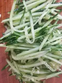 Make cucumber-mucked eggs step 4