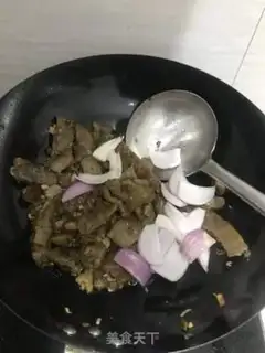 Make Onion-scrambling pink round step 6