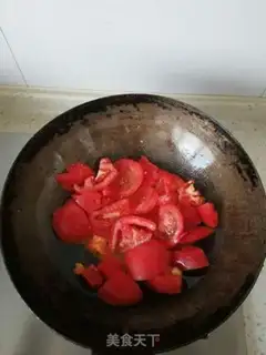 Make Tomato egg pepper noodles step 4