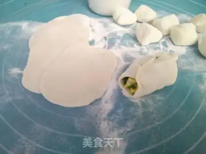 Make Pine-coloured pastry step 8