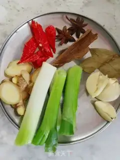 Make Soybeans for pork feet step 1