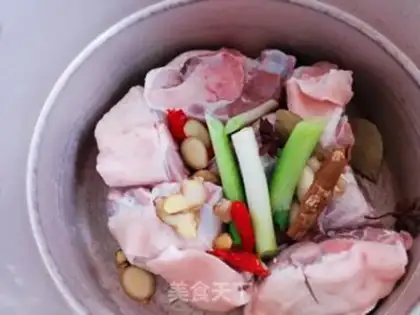 Make Soybeans for pork feet step 3