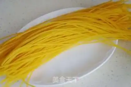 Make Spicy corn noodles step 1