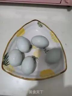 Make A duck egg step 0
