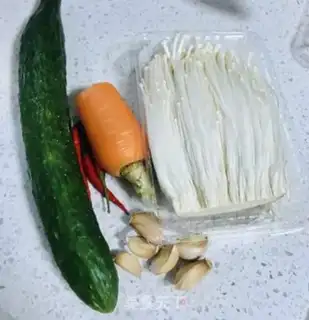Make Frozen needle mushrooms step 0