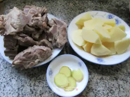 Make Potato scorpion soup step 0