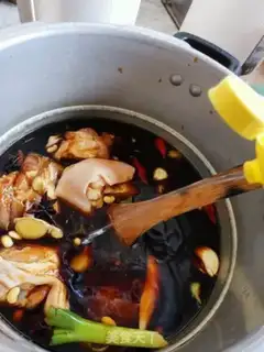 Make Soybeans for pork feet step 9