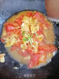 Make Tomato fried eggs step 3
