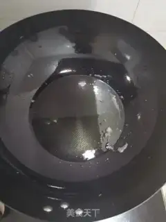 Make Eggs and wheat noodles step 0