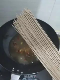 Make Eggs and wheat noodles step 6
