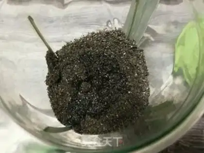 Make Homemade black sesame sauce step 2
