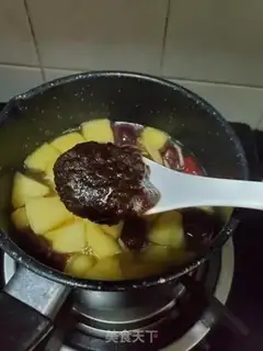 Make Apple black ginger date tea step 4