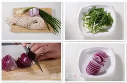 Make Onion noodles step 0